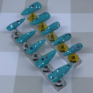 1 Set of Press-On Nails